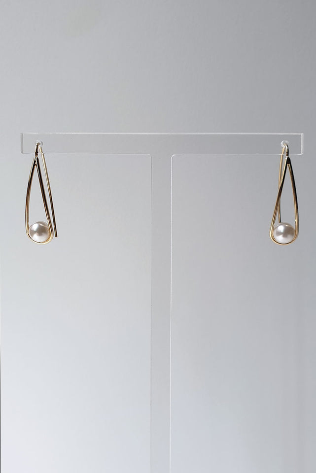 Madeleine Daily Simple Pearl Drop Allergy-Free Earrings