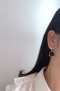 Black Tear of Pearl Earrings