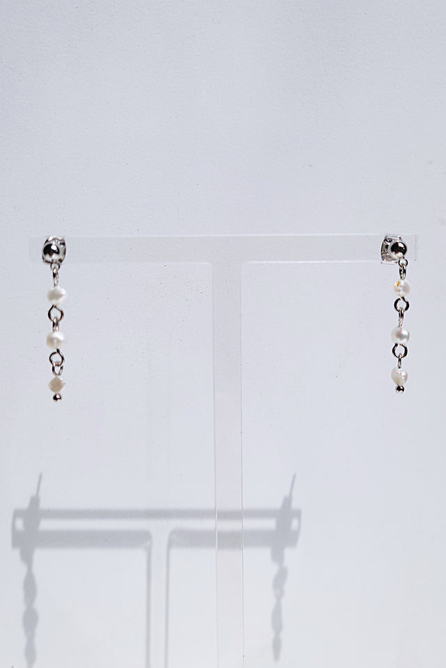 Mille Freshwater Pearl Drop Titanium Earrings